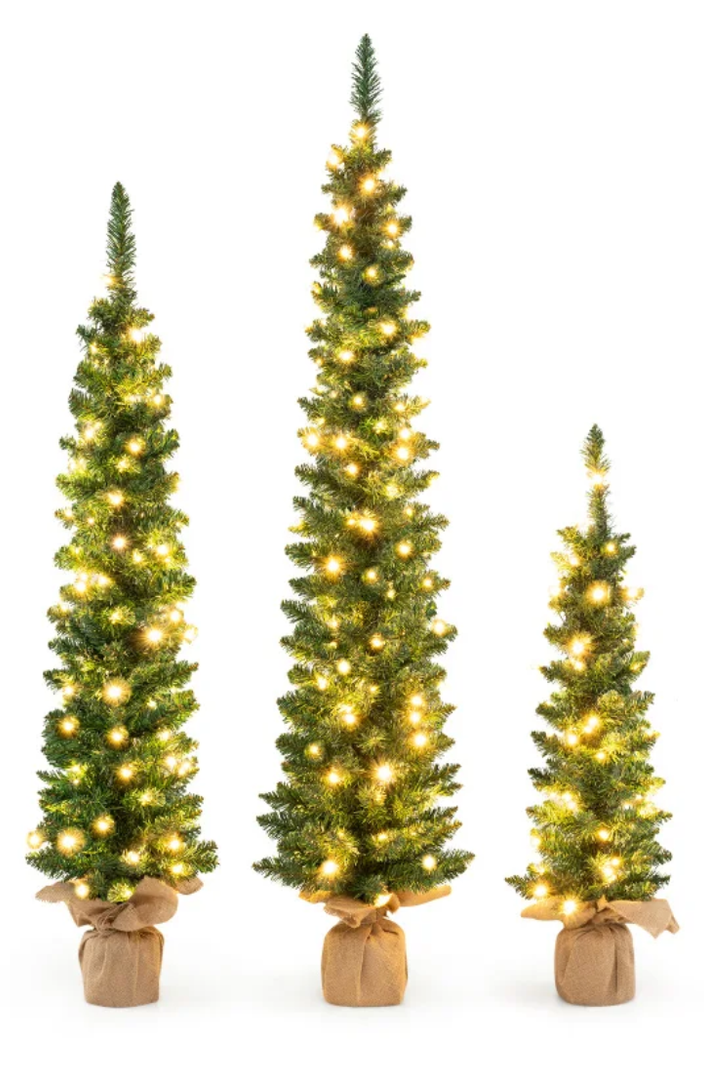 Set of 3 Pre-Lit Artificial Christmas Trees With 415 Green Branch Tips