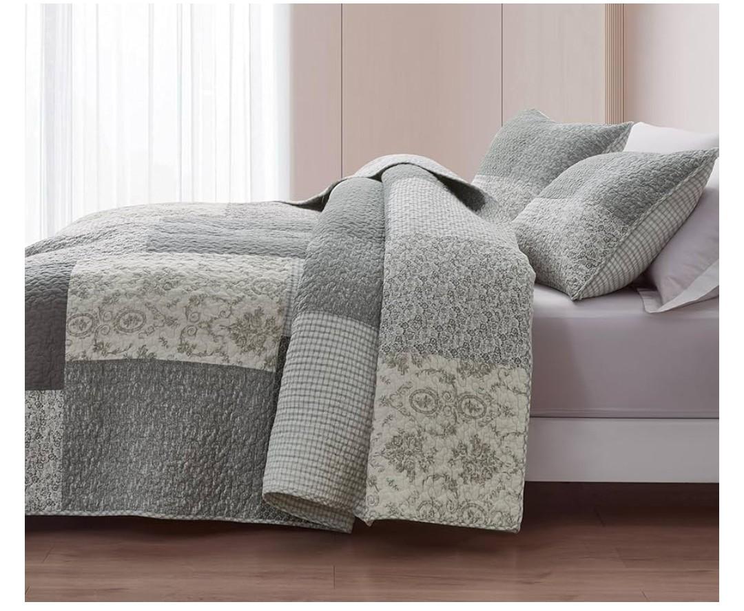 Chezmoi Collection Cooper 2-Piece Muted Gray White Ivory Floral Plaid Patchwork Quilt Set - Pre-Washed Cotton Quilted Lightweight Reversible Bedspread for All Seasons, Twin Size