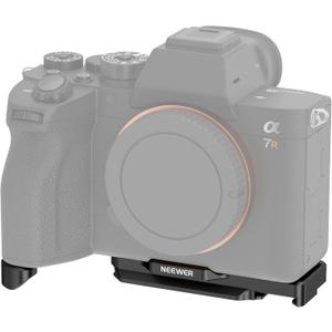 NEEWER A7 IV A7R IV A7R V A7S III Camera Baseplate, Bottom Mount Plate with Arca Type QR Base, 1/4" & 3/8" Threads, Cold Shoe, Compatible with Sony Alpha DJI RS2 RSC2 RS3 Pro Gimbal, CA004B