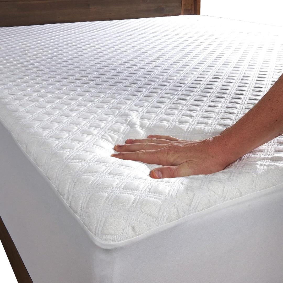 SafeRest Sleepure Waterproof Mattress Protector Queen Size - Viscose Derived from Bamboo - Fitted with Stretchable Pockets - Machine Washable Cotton Queen Mattress Cover for Bed