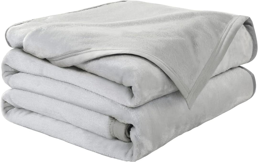 EASELAND Soft King Size Blanket All Season Warm Microplush Lightweight Thermal Fleece Blankets for Couch Bed Sofa,90x108 Inches,Silver Gray