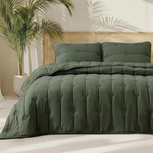 Bedsure Queen Quilt - Prewashed Extra Soft Cotton-Like Polyester Quilts Queen Size, Lightweight Comforter, Includes 1 Quilt 90x96 Inches with 2 Shams, Machine Washable, Dark Green