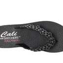 Skechers Women's MEDITATION - RARE ELEGANCE, Embellished Pearl Flower Thong, Black, 10M