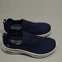 Skechers Women's Go Walk Arch Fit 2.0 Paityn Sneakers Size 7