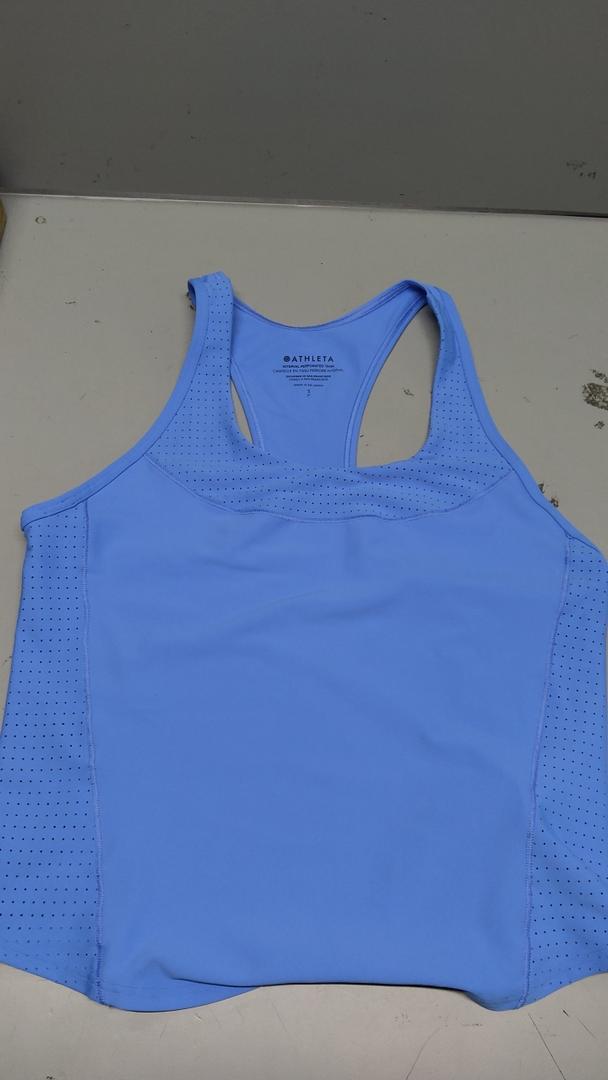 Lightweight linen blend for breathable comfort, with a subtly sheer look and soft texture. Size S