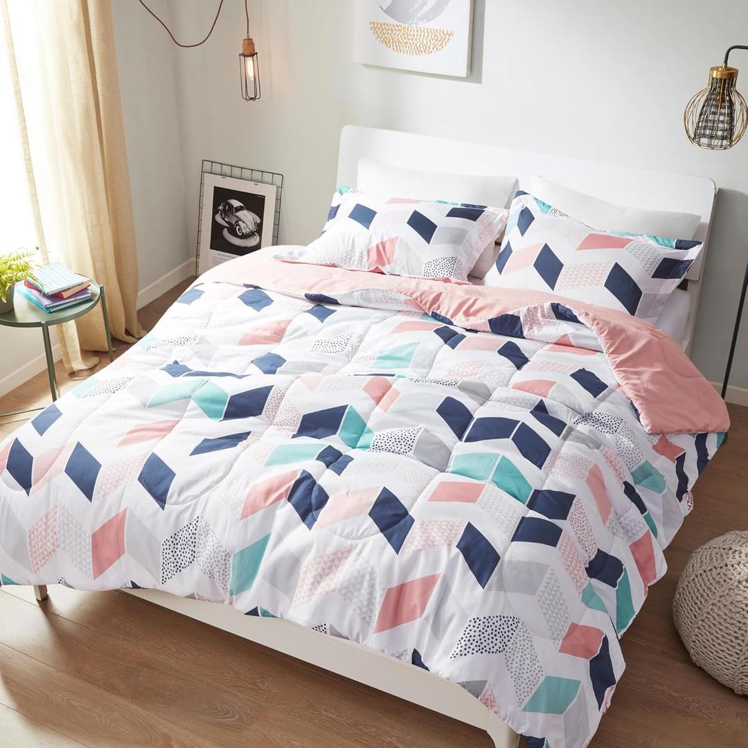 Comfort Spaces Kylar Cozy Comforter Set, Vibrant Chevron Ruching Design with Solid Reverse, All Season Down Alternative Bedding with Matching Sham, Full/Queen (88 in x 92 in), Multi/Blush 3 Piece