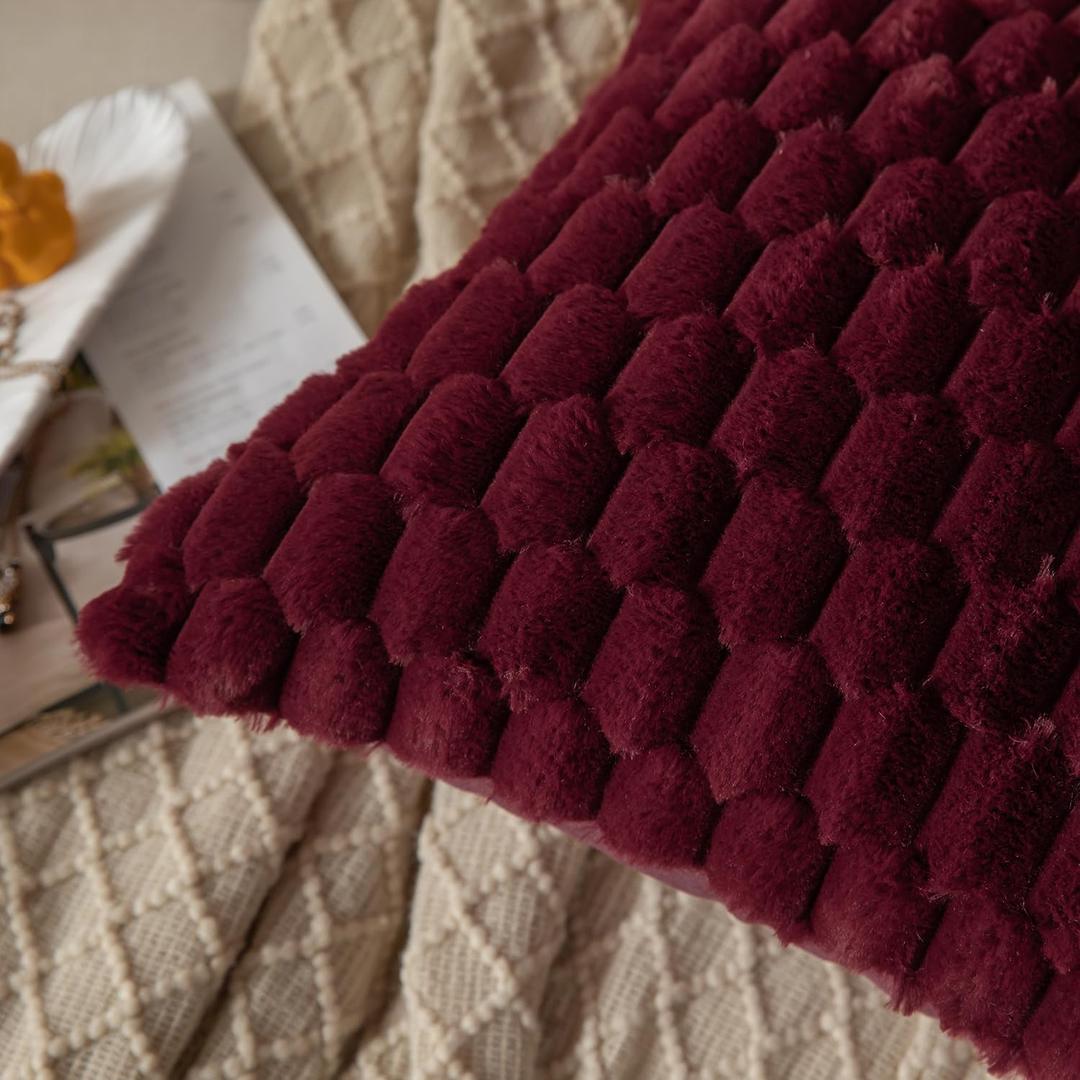 MANDIOO Pack of 1 Burgundy Super Soft Plush Fluffy Decorative Throw Pillow Covers 12x20 inch Faux Fur Wool Velvet Cushion Covers Pillow Cases Couch Sofa Bed Living Room