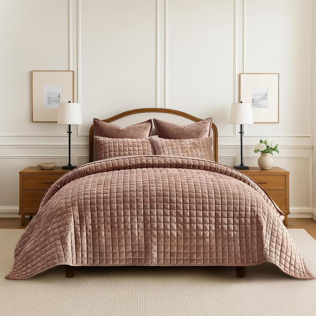 RECYCO Luxury Velvet Quilt King Size Bedding Set, Ultra Soft Velvet Comforter Set, Lightweight Quilted Channel Box Stitch Oversized Bedspread Coverlet for All Season, with 2 Shams, Terracotta Clay