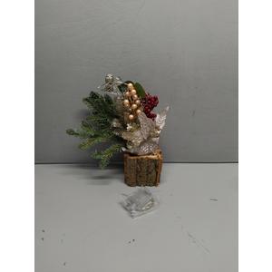 Small Christmas Tree Tabletop Artificial Mini Christmas Tree Decorations, 27cm Christmas Centerpiece Small Potted Christmas Tree with Pine Cones and Berries (A), Pack of 2