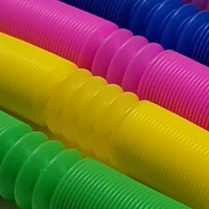 24 Pack Christmas Crackers, No Snap Christmas Party Favors with Six Different Pattern Design, Christmas Poppers with Crown and Joke for Xmas Gifts Holiday Party Favors Supplies Table Decorations