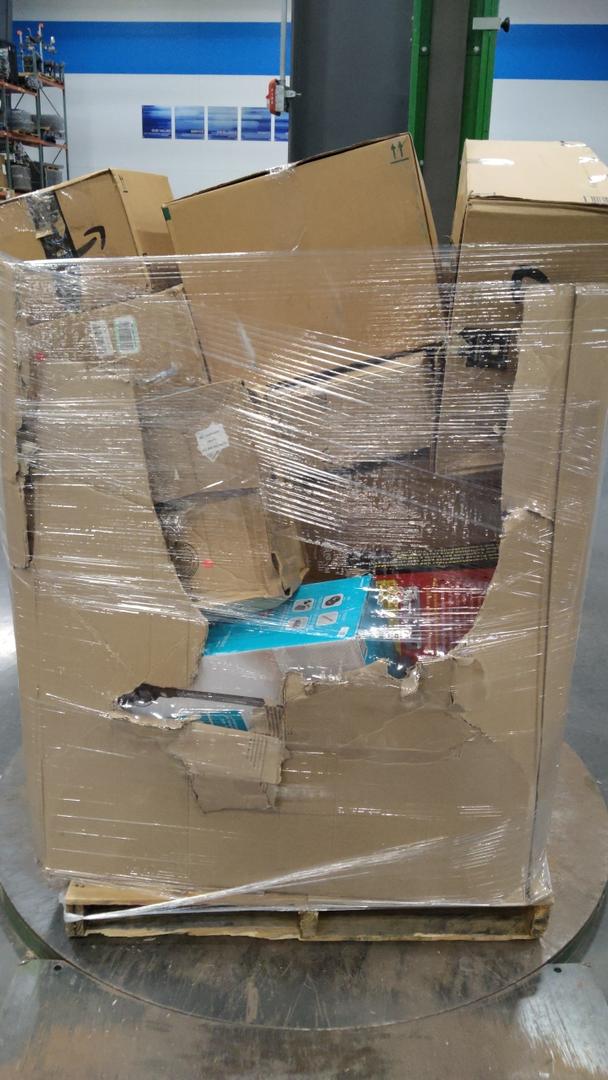 Pallet of salvage items