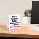 Dont Talk to Her Shes A Yapper Funny Reminder Desk Sign Black Board Style Office Table Decorative Plaque Gag Gift for Coworkers Friends Home Workspace Acrylic Humorous Cubicle Tabletop Desk Decor