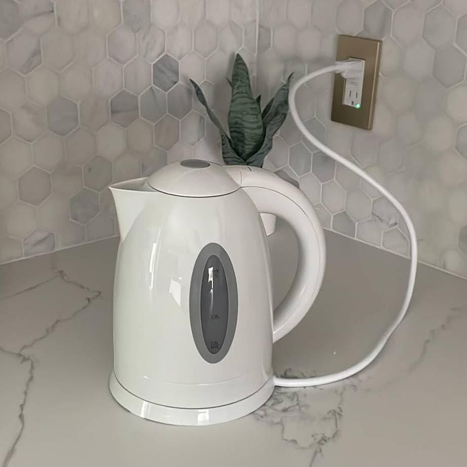 1.7 Liter Electric Kettle Bpa Free Cordless White Fast Boiling Water Coffee Tea