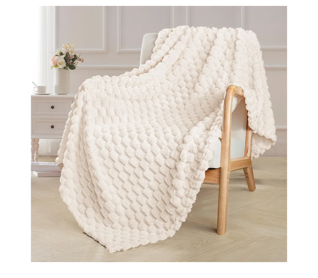 Exclusivo Mezcla Fleece Throw Blanket for Couch, Extra Large Fuzzy Ivory Bed Blankets, Soft Cozy Plush Sofa Throws for All Seasons, 50x70 Inches