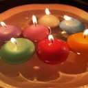 Floating Candles, Multicolor Unscented Tealight Shape Candles with 100PCS Silk Rose Petals, Long Burning Candle Discs for Weddings, Anniversaries, Birthdays, Home Decoration,Spa,Relaxation,7PACK