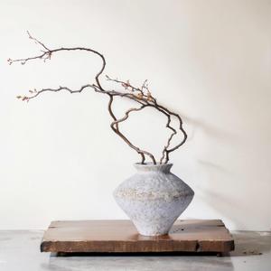 Wabi Sabi Vintage Vase, 6.1" Tall Wabi Sabi Decor Rustic Farmhouse Pottery Vase for Centerpiece, White Textured Pottery Flower Vase for Home Decorative, Table, Living Room, Bedroom, Bathroom, Kitchen