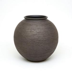 Ceramic Flower Vase Home Decor, 7.4 in Farmhouse Table Vase Retro Vintage Living Room Kitchen Bedroom Decoration Pottery Decorative Vases for Flowers House Shelf Office Desk Dining Entryway, Black