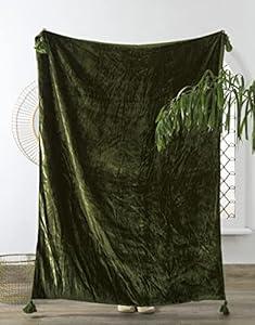 Luxury Crushed Emerald Green Velvet Throw Blanket with Tassels Soft Velvet Boho Sofa Throw for Living Room 120X180 Cms UO
