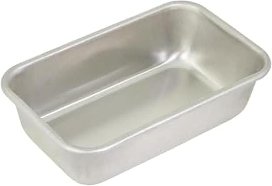 Chigcago Metallic Recyled Aluminum 9x5 Loaf Pan, Made With Reycled Aluminum, Perfect For Everyday And Small Batch Baking (9.65 x 5.91 x 2.76 inches)