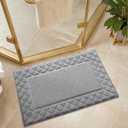 Color&Geomety Grey Bathroom Rugs, Ultra Soft Plush Bathroom Mat Super Absorbent Microfiber Fabric, 17"x30", Washable, Non Slip Bath mats for Outside Shower, Tub, Home Decor (1'5" x 2'6" (Rectangular))