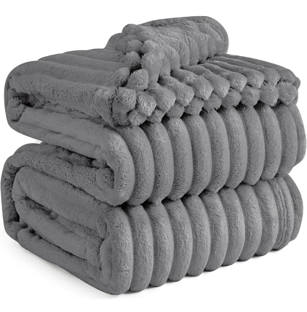 Bedsure GentleSoft Frost Gray Fleece Blanket for Couch - Cozy Soft Blankets for Women, Cute Small Throws for Girls, 90x90 Inches
Amazon's Choice