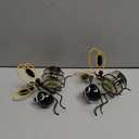 Solar Bee Lights Outdoor, Bumble Bee Solar Lights Outdoor Garden, Hanging Solar Garden Lights Decor for Outside, Lighted Outdoor Display, Solar Powered Hanging Bee Decor (Yellow-2 PCS)