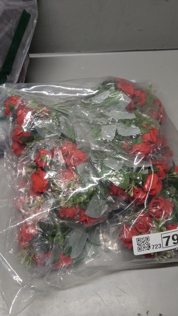 Pack Of Roses Mini Bouquets 10 Piece, For Wedding Or Party Decor