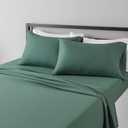 Amazon Basics Breathable Ultra-Soft Wrinkle Resistant Brushed Microfiber 4-Piece Bed Sheet Set with 14-Inch Deep Pockets, King, Emerald Green, Solid