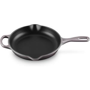 Le Creuset Enameled Cast Iron Signature Iron Handle Skillet, 9", Oyster