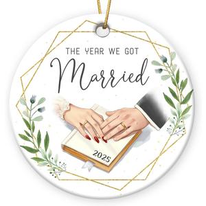 2 x Wedding Gifts for Couples 2025 - The Year We Got Married Ceramic Ornaments, Future Mr and Mrs Gift Ideas 2025, 1st Bridal Shower Ornaments for Bride, Bride to Be, Just Married Presents for Women