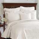 King Charles Modern Farmhouse Floral Matelasse Coverlet, 100% Cotton Breathable Bedding, Full/Queen, Ivory