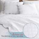 WDCOZY White King Size Quilt Bedding Set, Blue Scalloped Farmhouse Country Rustic Lightweight Soft Coverlet for All Season, Cute Cozy Kantha Pick Stitch Bedspread, 2 Pillow Shams
