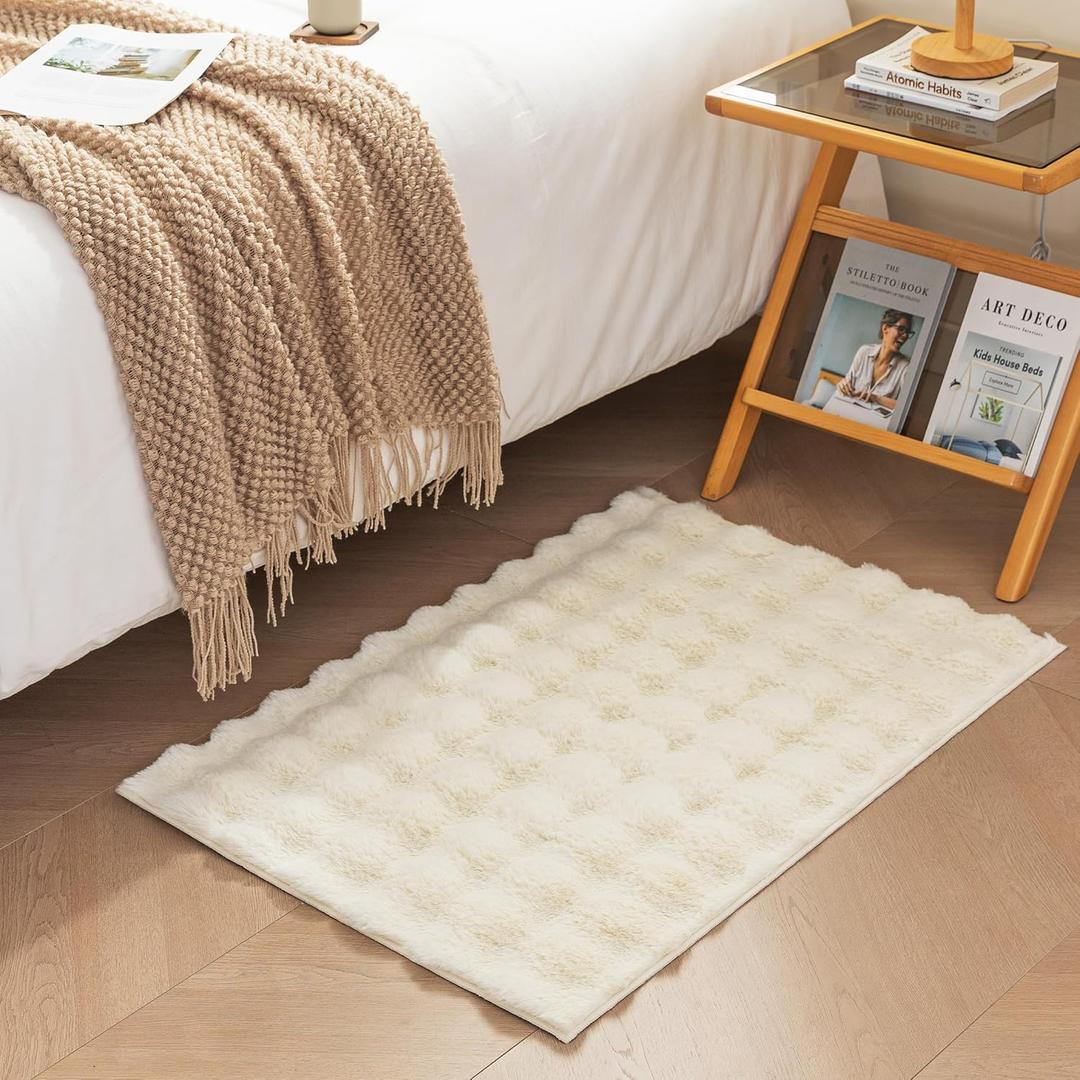 Amazon Basics Indoor Area Rug, 3D Bubble Washable Home Decor Carpet for Living Room, Bedroom, 2' W 3' L, Beige