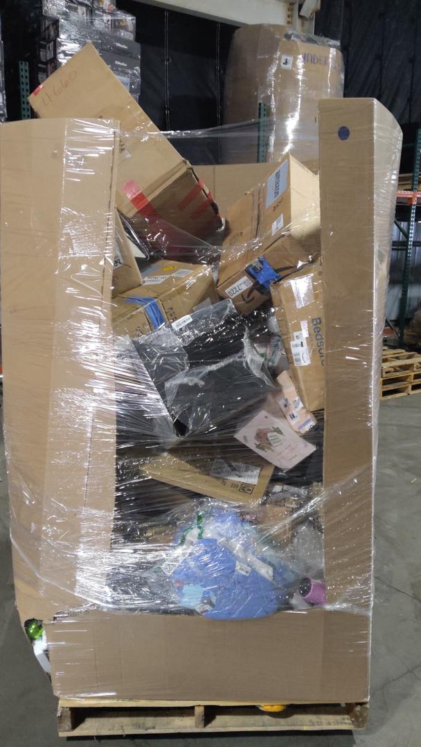 Pallet of salvage items