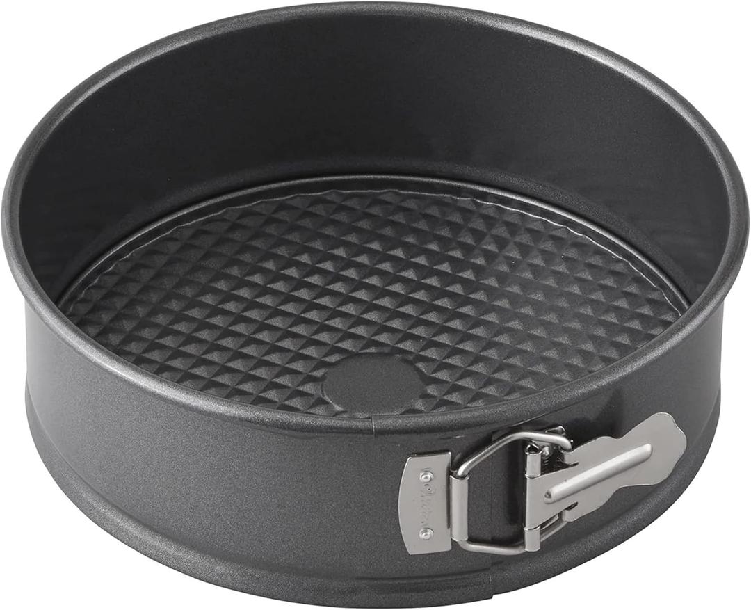 Wilton Platinum Premium Non-Stick Anti-Warp Bakeware, Made without PFAs, Springform Pan, 9 x 2.75 in, Packaging May Vary (Standard)