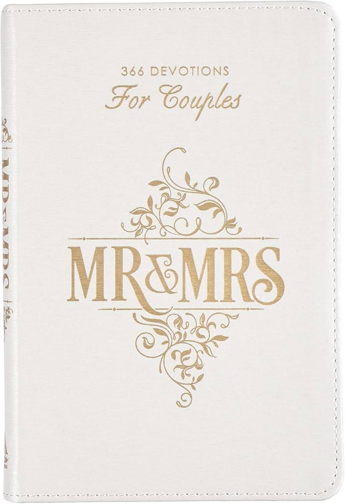 Me. Mrs. 366 Devotions for Couples Booklet  Joanna Teigen (Author), Rob Teigen (Author
