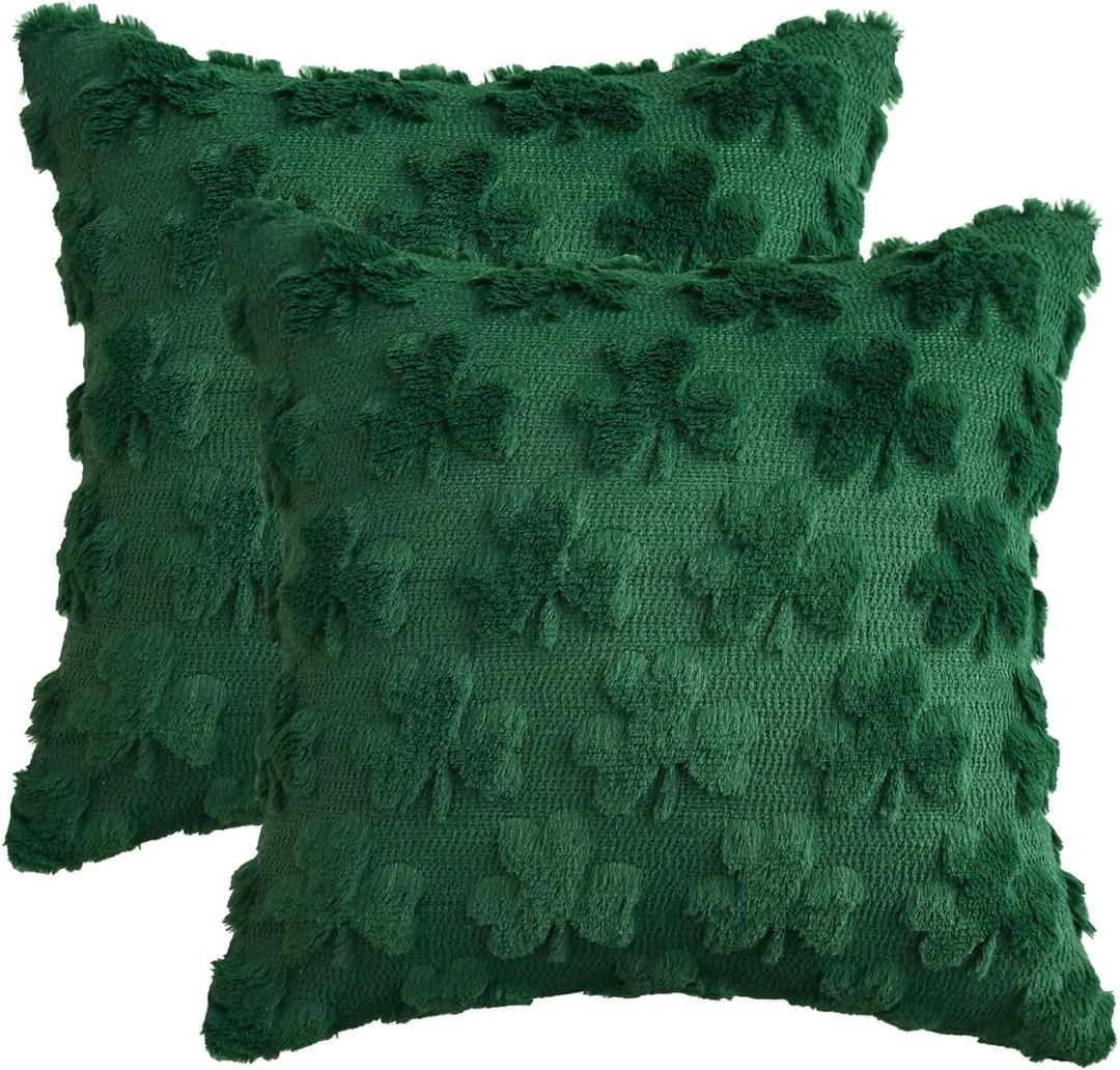 AVOIN colorlife St Patricks Day Shamrock Throw Pillow Covers Set of 2, 20 x 20 Inch Lucky Clover Decoration Green Soft Plush Faux Fur Jacquard Pillow Case for Bedroom Sofa Couch