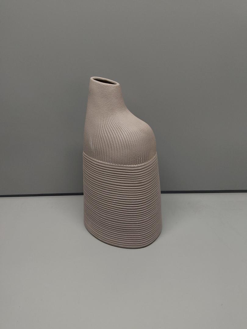 HD Designs Porcelain Vase 7.3 in