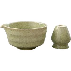 Matcha Bowl with Spout, 18 oz Large Ceramic Tea Bowl for Matcha Powder Tea Preparation (Light Green)