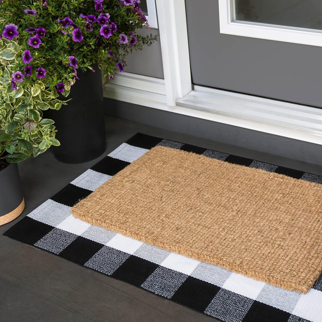 Bloom & Breeze B&B Buffalo Plaid Rug, Black and White Chekered Rug, Outdoor Runner Rug for Layering, Front Porch Rug, Buffalo Plaid Outdoor Mat, Washable Chekered Runner Rug (28" x 44") (2'4" x 3'8" (Rectangular))