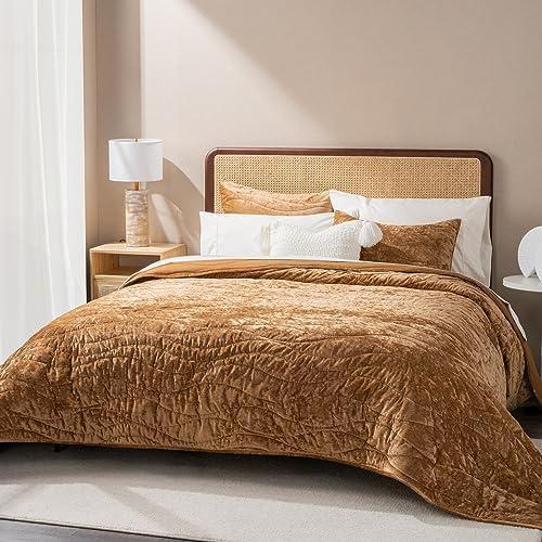 Amazon.com: EVERGRACE Luxury Velvet Quilt King Size, Ultra Soft Wave Crushed Velvet Bedding Set, Lightweight Quilted Comforter Set for All Season, Oversized Bedspread Coverlet with 2 Shams, Harvest Gold : Home & Kitchen