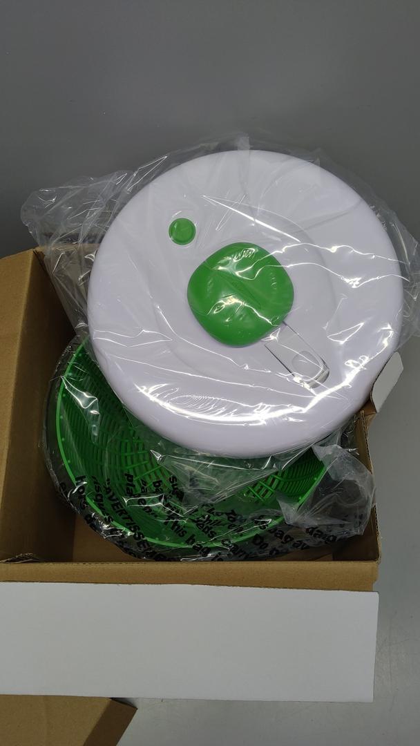 Farberware Easy to use pro Pump Spinner with Bowl, Colander and Built in draining System for Fresh, Crisp, Clean Salad and Produce, 6.6 quart, Green