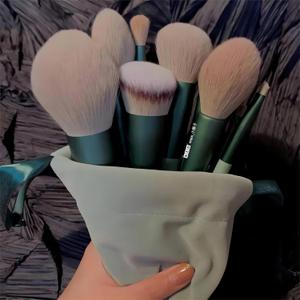 13 PCS Makeup Brush Set, Makeup Kit, Foundation Powder Concealers Eyeshadow Blush Makeup Brushes Make up Brushes Kit, Green