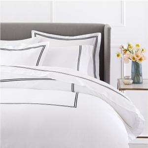 BedDecor Luxury Soft Brushed 400-Thread-Count Egyptian Cotton Embroidered Duvet Cover Set with Beautiful 2-Stripe Embroidery - - Full/Queen - White/Black
