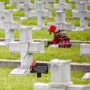 Christmas Grave Decorations for Cemetery Cardinal Memorial Gift Markers Metal Cardinal Garden Decor Grave Site Decor Cemetery Decorations Memorial Plaques Outdoors(Grandma)