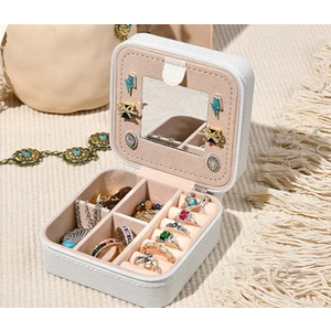 CEELGON Western Jewelry Box Case Gift Highland Cow Print Travel Jewelry Organizer Christmas Gifts for Teen Girls Cowgirl Stuff Small Portable Travel Accessories for Women