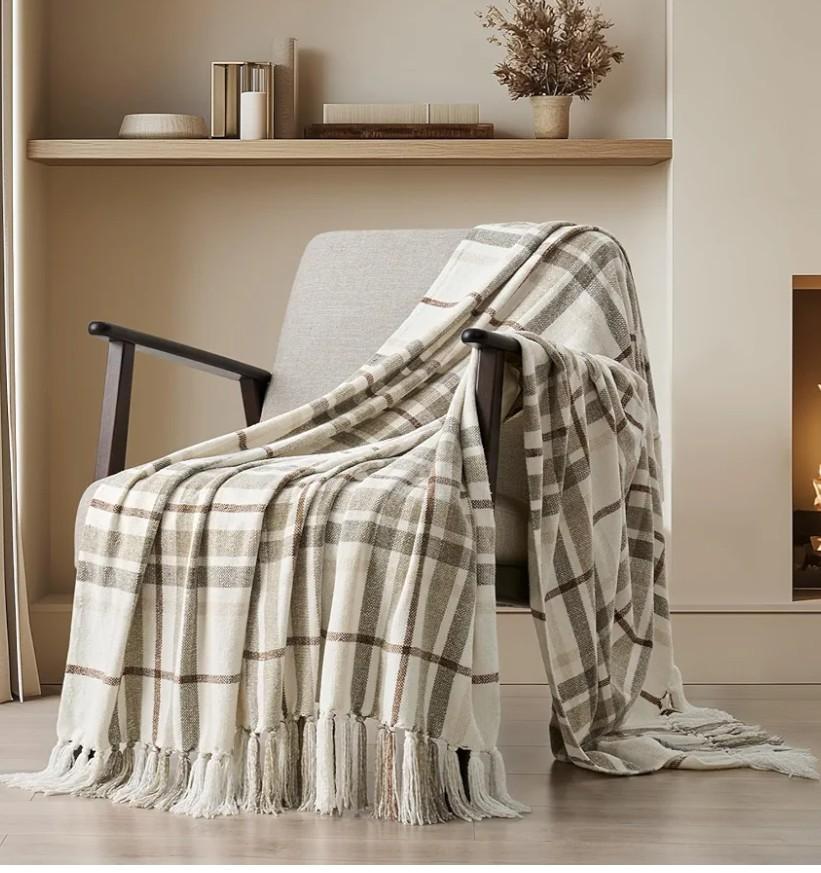 EVERGRACE Plaid Chenille Throw Blanket for Couch, Super Soft Cozy Decorative Farmhouse Plaid Throw with Tassels, Lightweight Chenille Knit Throw for Bed Sofa Gift Home Decor, Beige 50”x60”