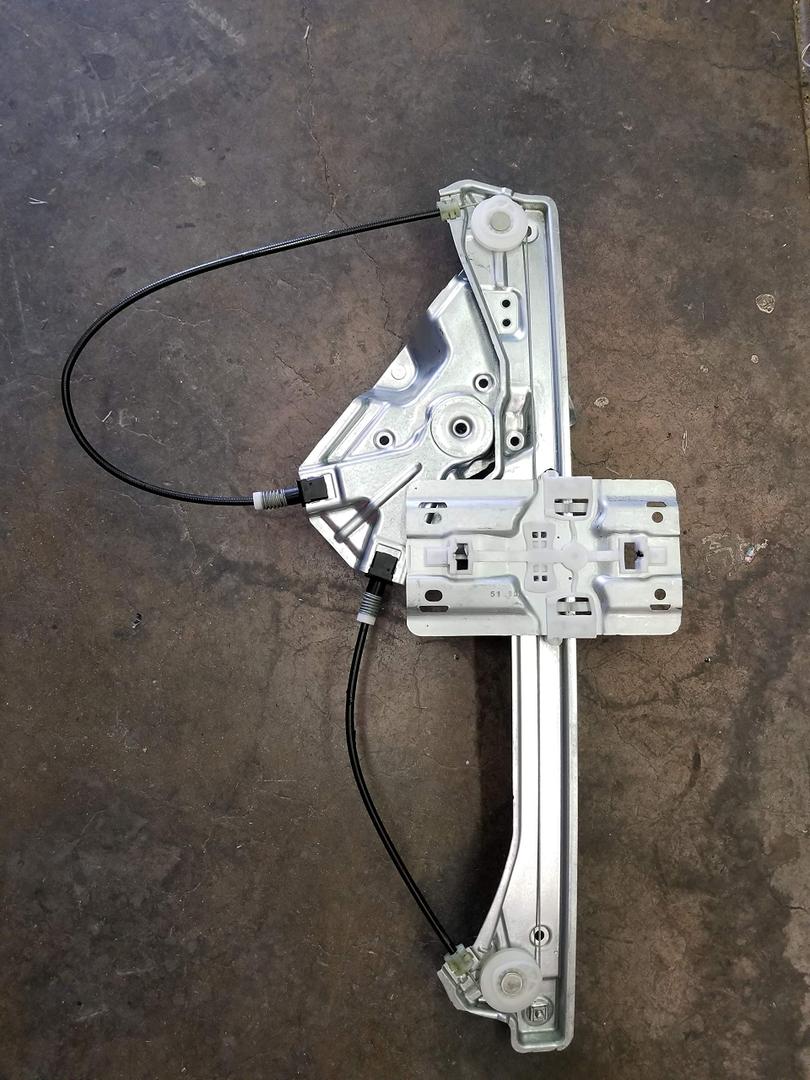 PWS 2017 2018 2019 EXPLORER POWER WINDOW REGULATOR NO MOTOR FRONT RIGHT (PASSENGER)