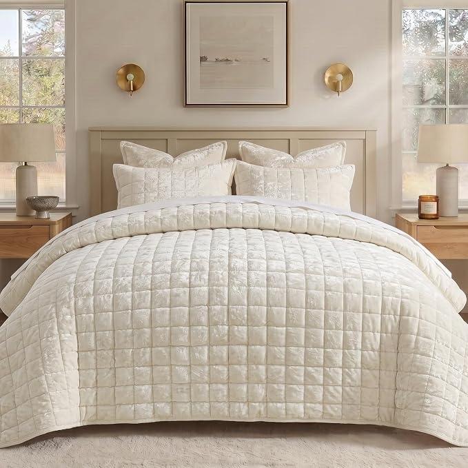 Quilt Set King Size, Luxury Velvet Comforter Bedding
Shiny Cream White, Ultra Soft Oversized Bedspread Coverlet, Lightweight Quilted Bed Set for All Season, with 2 Pillow Shams