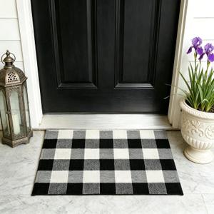 MUBIN Cotton Buffalo Plaid Rug, 2'x3' Black and White Outdoor Rug Front Door Decorative Mat, Washable Doormat Hand-Woven Foldable Area Rug Layered Door Mats Rug for Front Porch, Entryway, Patio